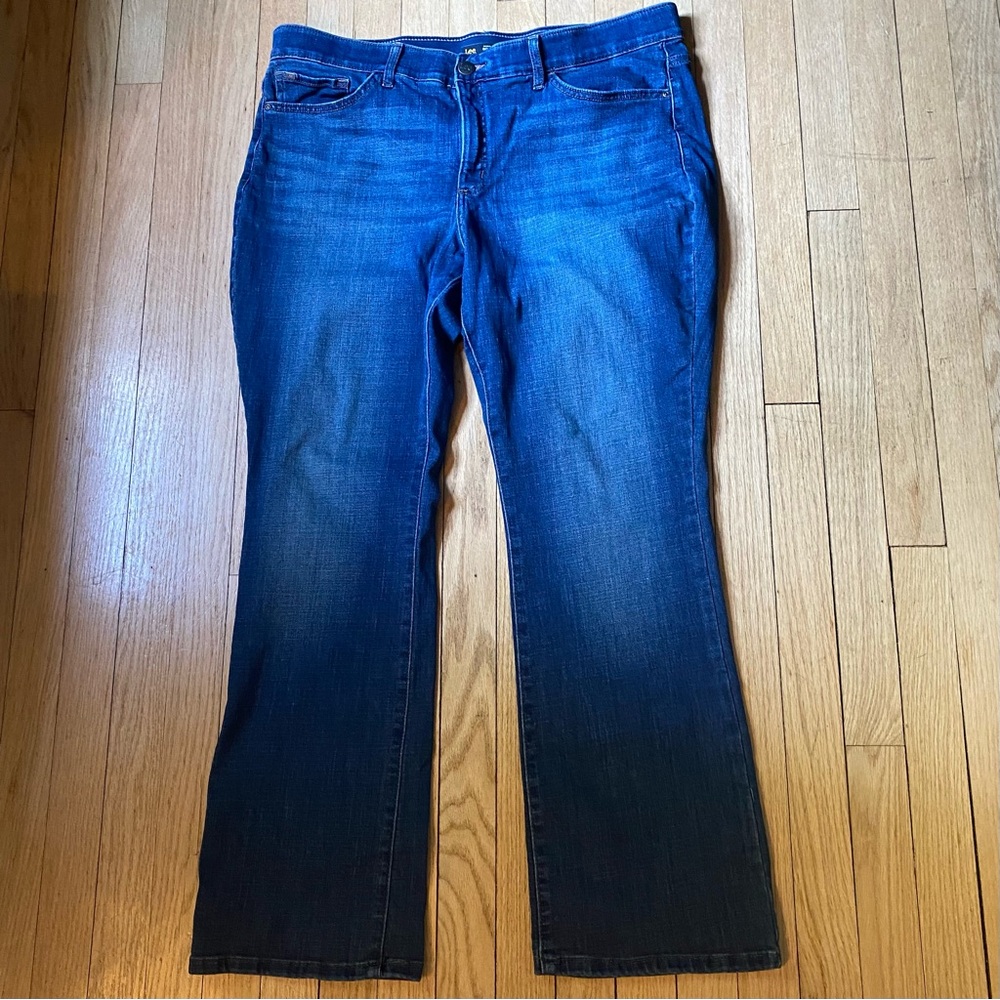 Lee Jeans women’s 18 Midrise Bootcut Blue Denim plus size RN 130273 Regular Fit